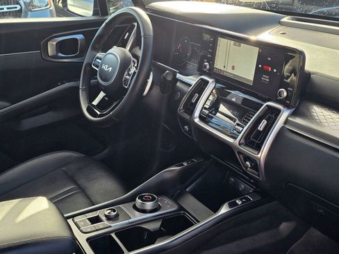 Used 2023 Kia Sorento EX image 30