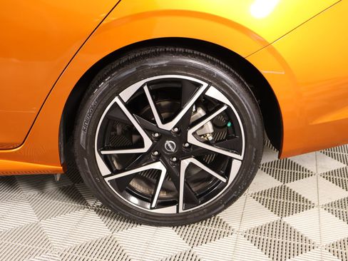 Used 2024 Nissan Sentra SR w/ SR Premium Package FWD image 18