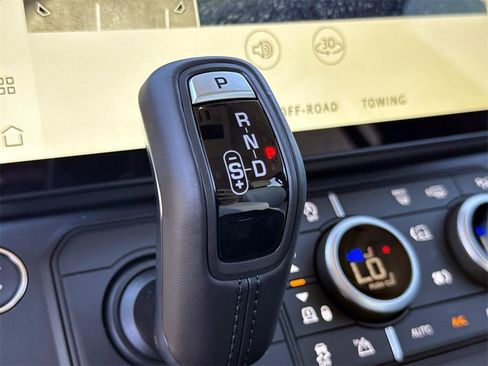 New 2026 Land Rover Defender 130 X-Dynamic SE image 26