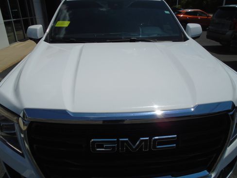 Used 2023 GMC Yukon SLT AWD/4WD image 12