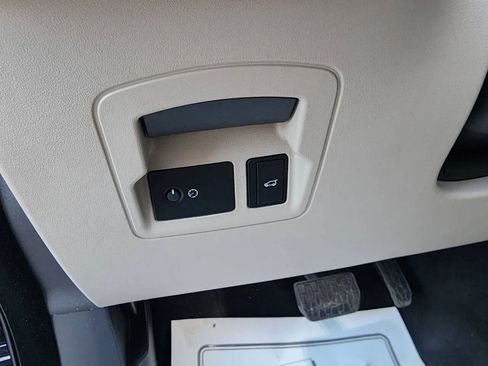 Used 2021 Land Rover Range Rover Velar S image 18