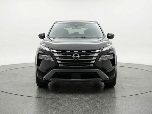 Used 2025 Nissan Rogue SV AWD/4WD image 2