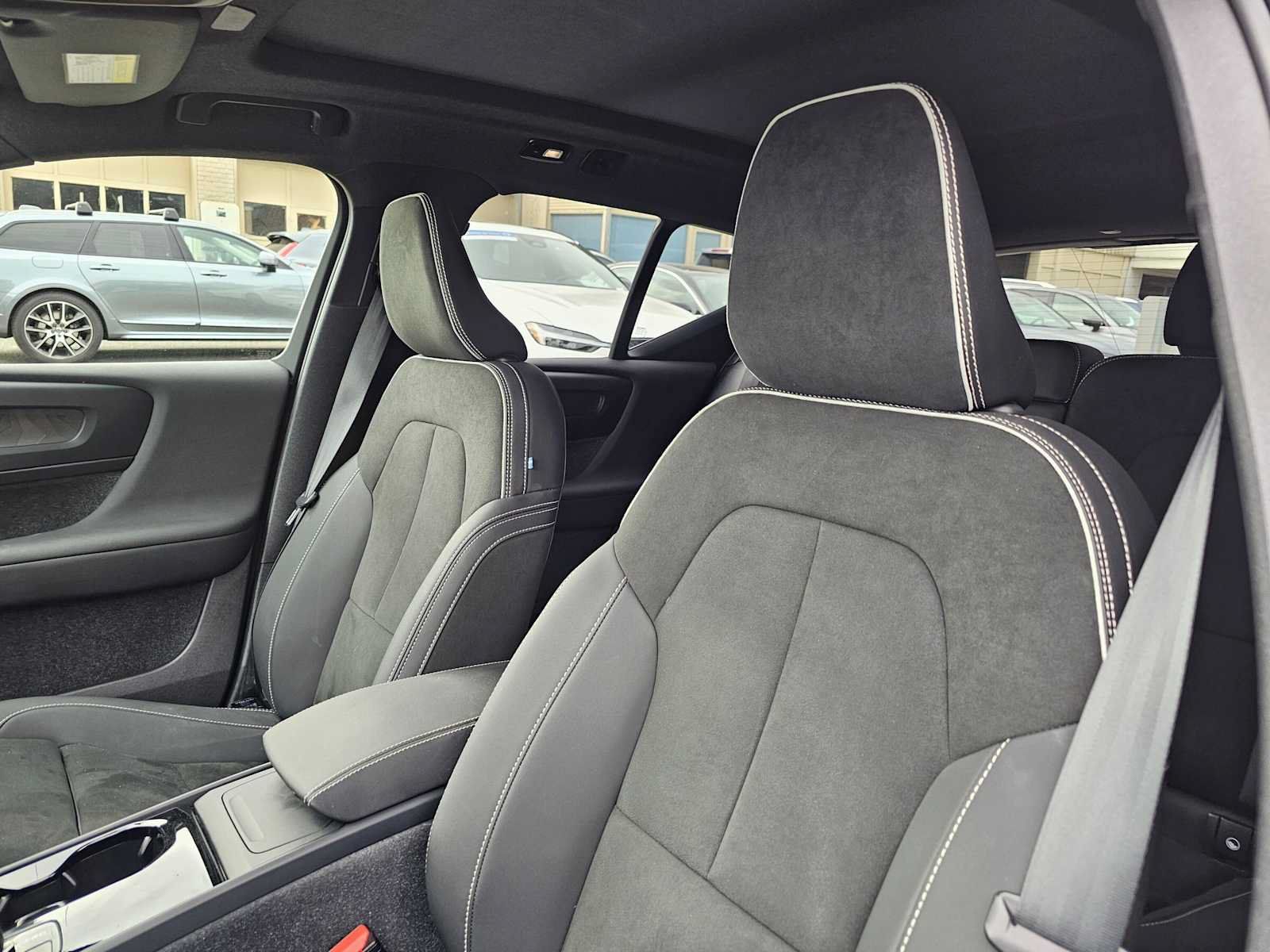 Used 2023 Volvo XC40 Recharge Ultimate AWD/4WD image 22