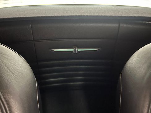 Used 2005 Ford Thunderbird Deluxe image 89