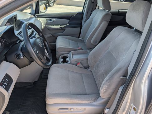 Used 2016 Honda Odyssey EX image 2