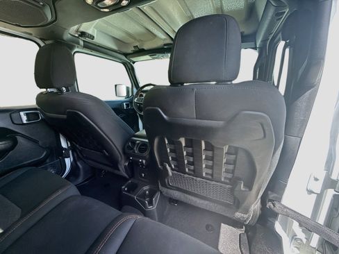 Used 2021 Jeep Gladiator Mojave AWD/4WD image 29