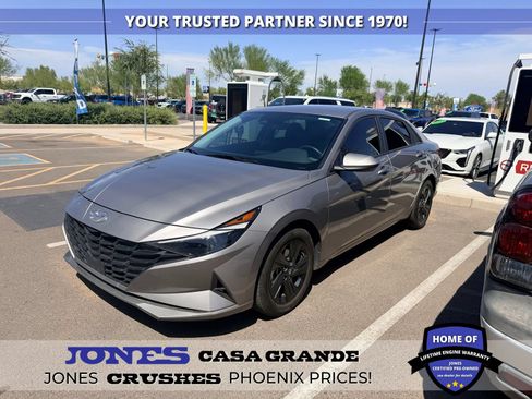 Used 2022 Hyundai Elantra SEL w/ Convenience Package FWD image 1