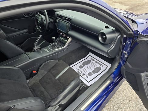 Used 2024 Toyota GR86 Premium image 28