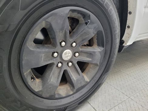 Used 2020 RAM 1500 Laramie image 31