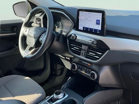 Used 2022 Ford Escape SE image 14