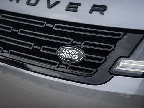 Used 2024 Land Rover Range Rover Sport SE AWD/4WD image 15