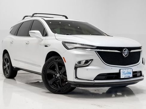 Used 2023 Buick Enclave Essence w/ Experience Buick Package FWD image 6