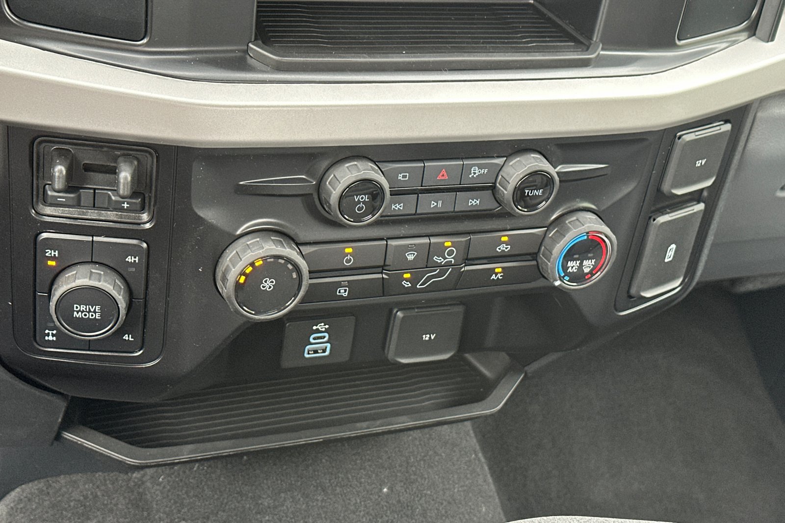 New 2026 Ford F350 4x4 Crew Cab Super Duty image 19