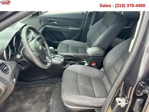 Used 2016 Chevrolet Cruze LT FWD image 10