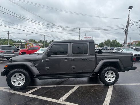 Used 2021 Jeep Gladiator Sport AWD/4WD image 4
