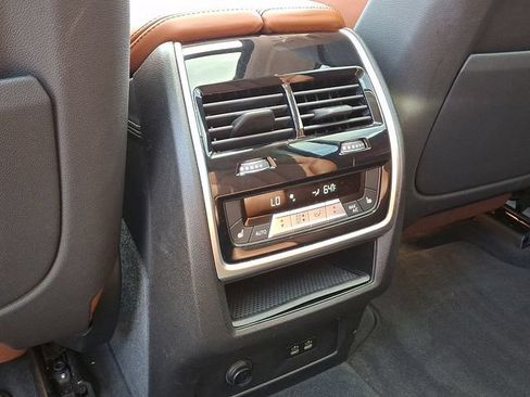 Used 2019 BMW X7 xDrive40i w/ Premium Package AWD/4WD image 16
