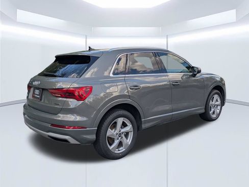 Used 2022 Audi Q3 2.0T Premium w/ Convenience Package AWD/4WD image 2