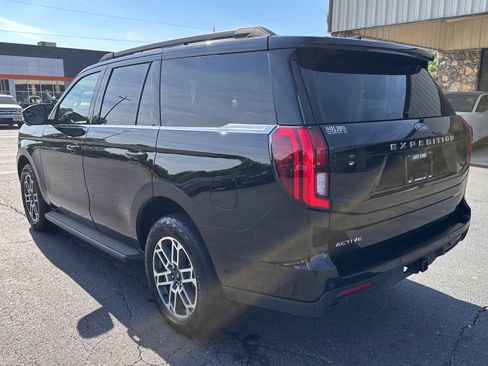 Used 2025 Ford Expedition Active AWD/4WD image 8