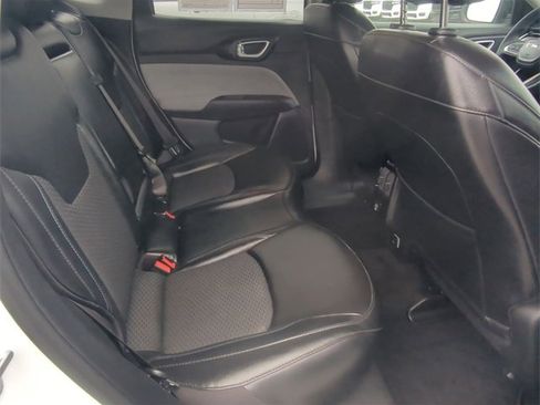 Certified 2022 Jeep Compass Latitude image 24