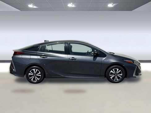 Used 2018 Toyota Prius Prime Premium FWD image 7