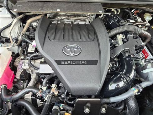 Used 2023 Toyota Highlander XLE FWD image 23