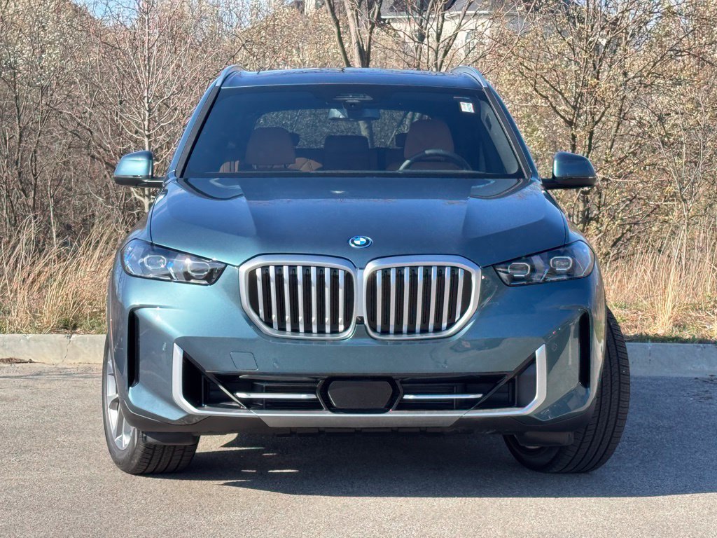 Used 2026 BMW X5 xDrive50e AWD/4WD image 2