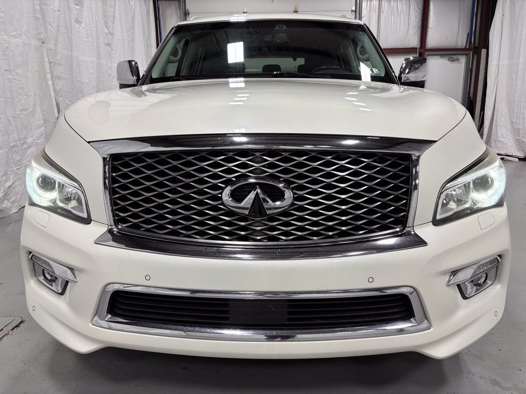 Used 2015 INFINITI QX80 4WD w/ Deluxe Technology Package image 2