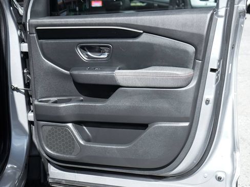 Used 2023 Honda Pilot Sport image 38