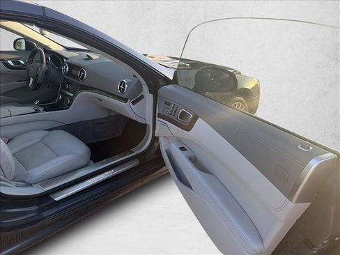Used 2013 Mercedes-Benz SL 550 image 19