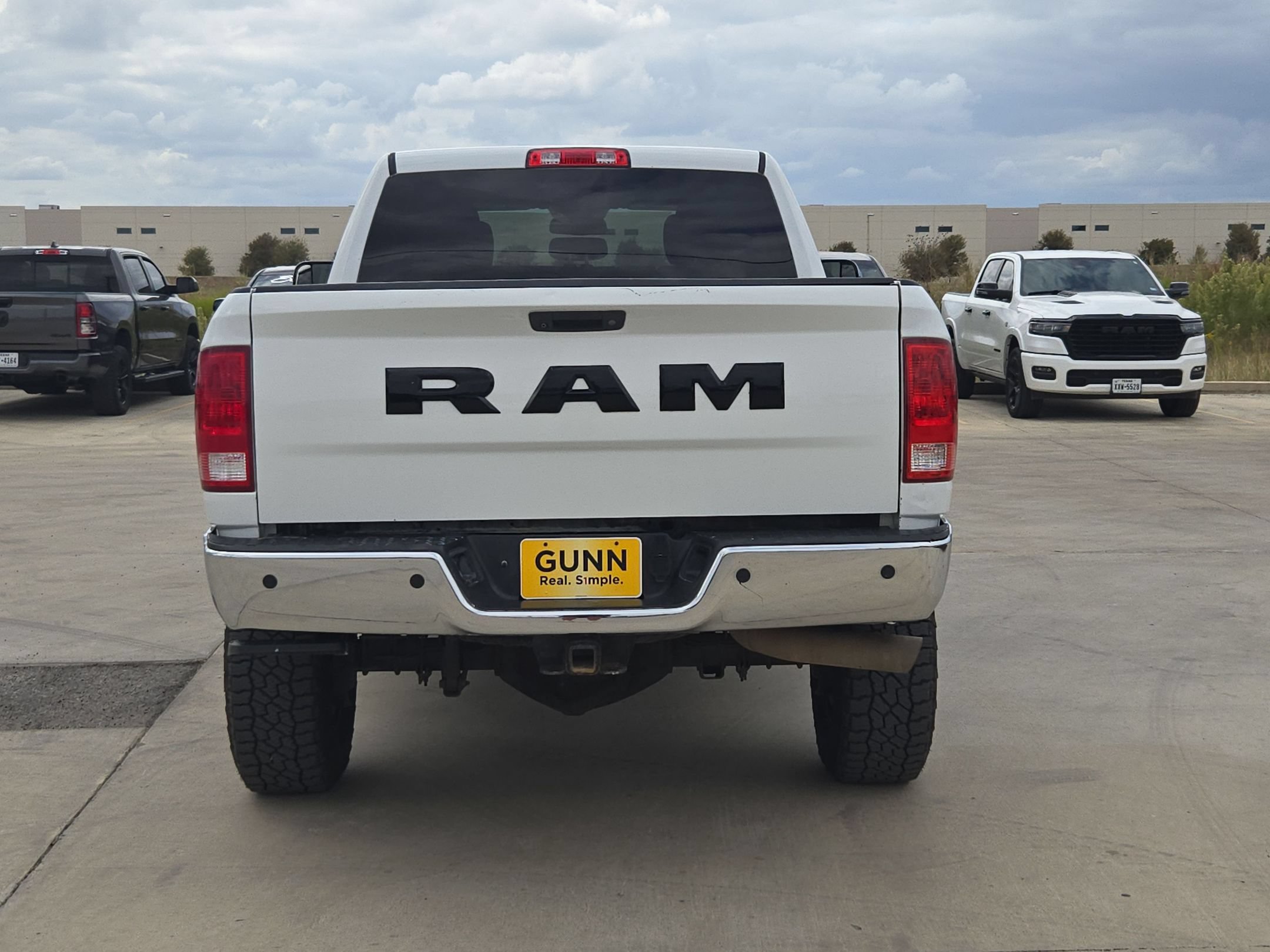 Used 2016 RAM 3500 Tradesman w/ Chrome Appearance Group AWD/4WD image 4