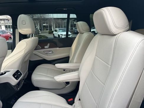 Used 2025 Mercedes-Benz GLS 450 4MATIC image 22