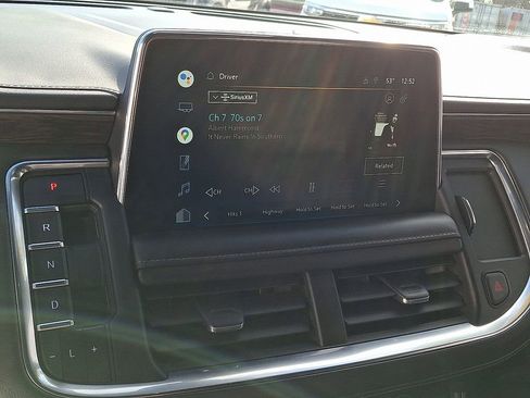 Used 2022 Chevrolet Tahoe LT w/ LT Signature Package image 3