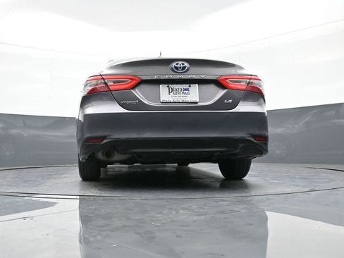 Certified 2019 Toyota Camry LE image 31