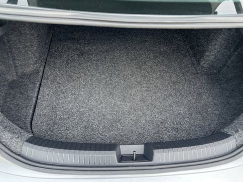 Certified 2023 Volkswagen Jetta SE image 30