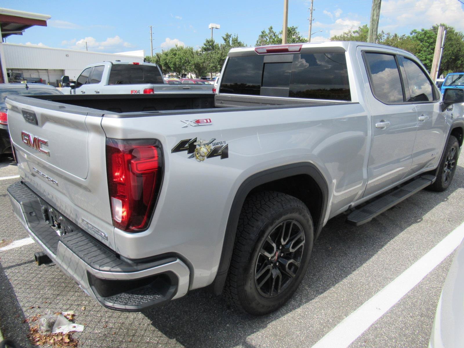 Used 2022 GMC Sierra 1500 Elevation w/ Preferred Package AWD/4WD image 4