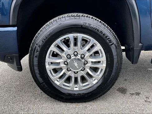 Used 2020 Chevrolet Silverado 2500 High Country w/ Z71 Off-Road Package AWD/4WD image 28