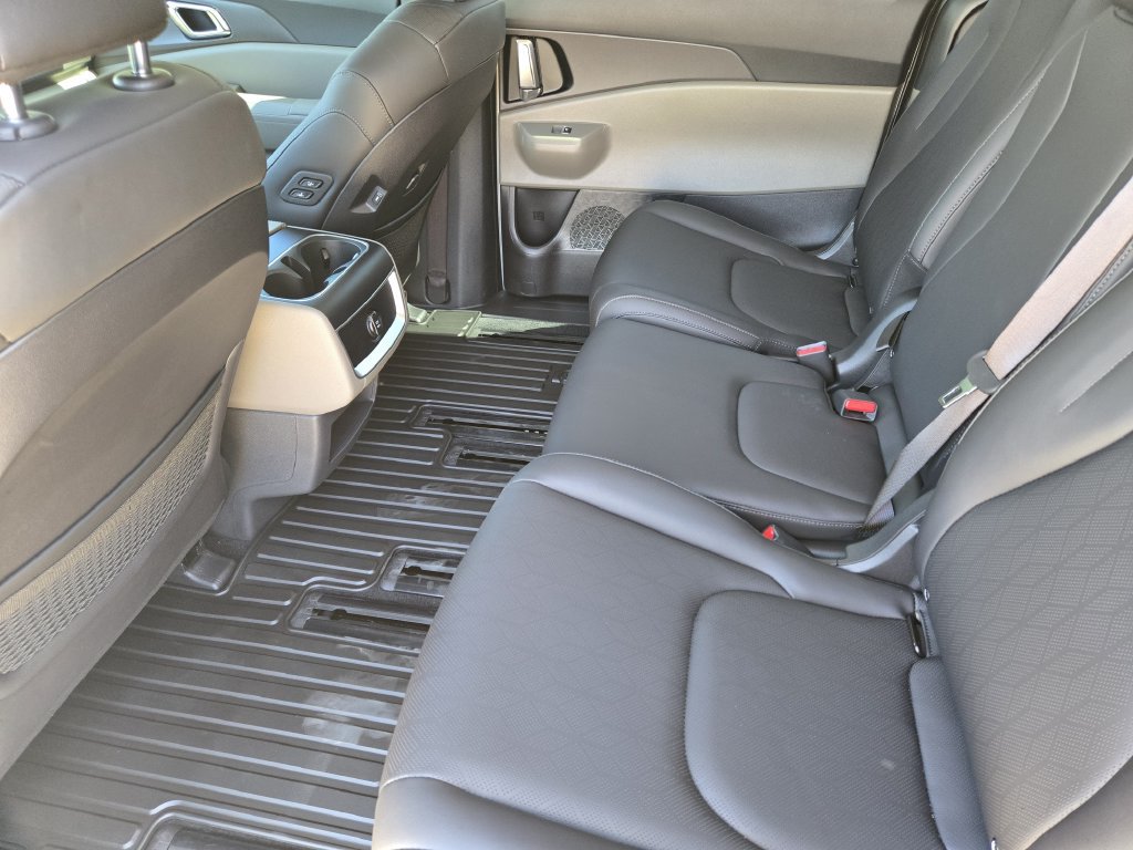 New 2026 Kia Carnival EX FWD image 21