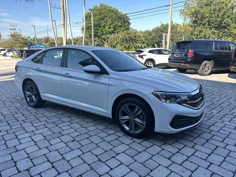 Used 2024 Volkswagen Jetta SE FWD image 16