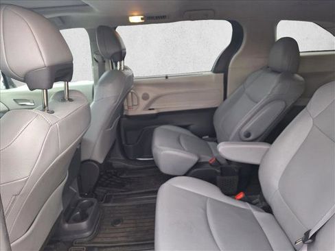 Used 2023 Toyota Sienna XLE image 15
