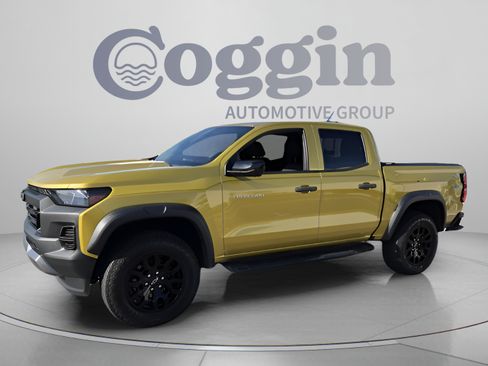Certified 2023 Chevrolet Colorado Trail Boss w/ Technology Package AWD/4WD image 1