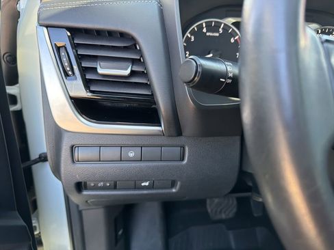 Used 2023 Nissan Rogue SL w/ SL Premium Package image 27