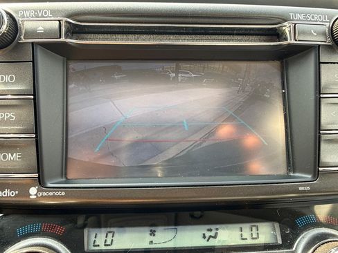 Used 2015 Toyota RAV4 XLE AWD/4WD image 16