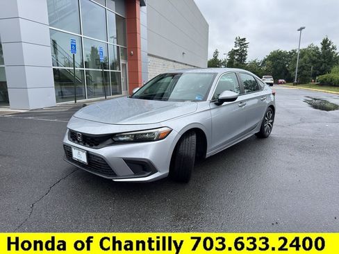 Used 2024 Honda Civic EX-L image 3