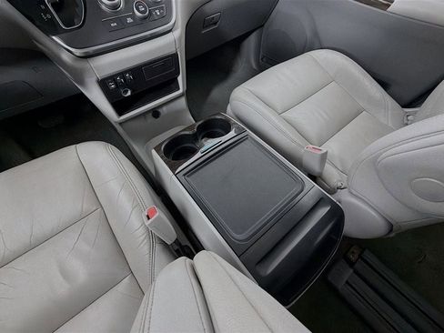 Used 2015 Toyota Sienna XLE image 24