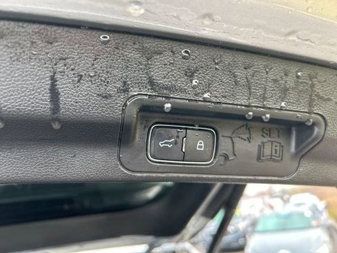 Used 2020 Ford Explorer Limited image 48