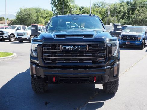 Used 2024 GMC Sierra 2500 AT4X AWD/4WD image 2
