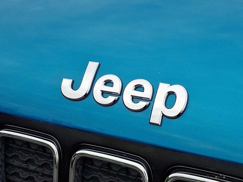 Used 2020 Jeep Renegade Latitude AWD/4WD image 29