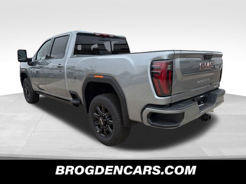 New 2026 GMC Sierra 2500 AT4 w/ AT4 Premium Plus Package AWD/4WD image 6