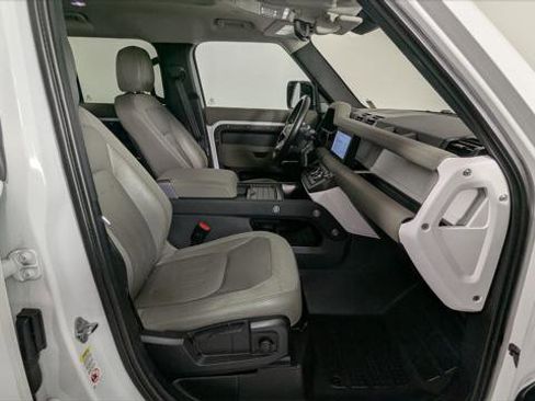 Used 2020 Land Rover Defender 110 S image 24