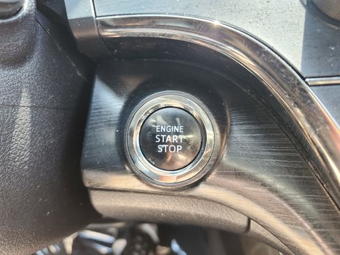 Used 2016 Toyota Avalon Touring FWD image 7